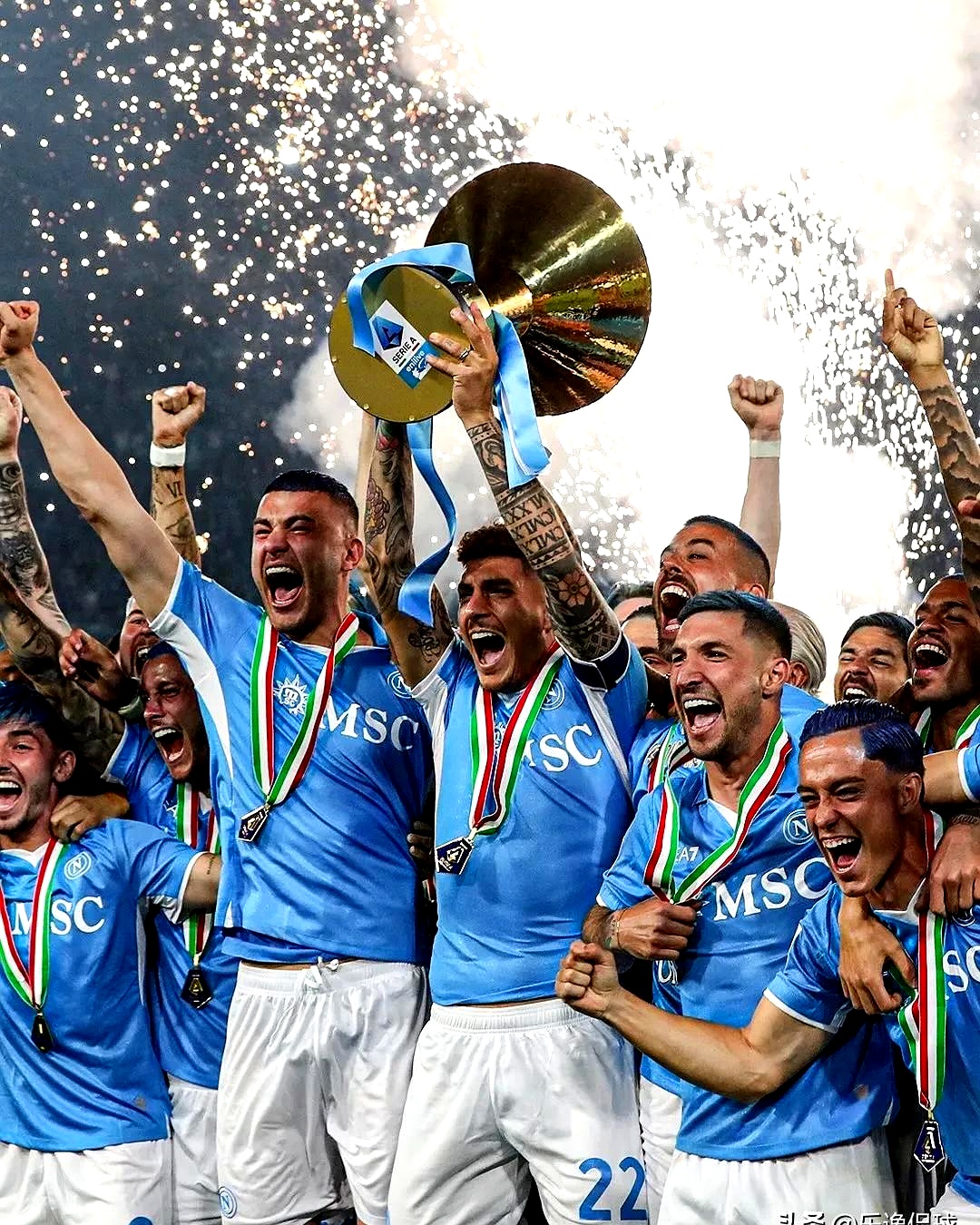 爱游戏-包含那不勒斯发布备战花絮,集结日门线救险,欧联任务艰巨,球队文化再被提及的词条