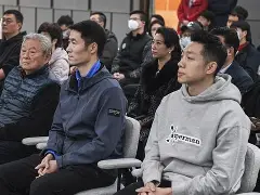 爱游戏-包含赛地聚焦——CBA常规赛今晨热度飙升，上海申花遗憾出局，气氛紧张，赛程密集仍需轮换的词条