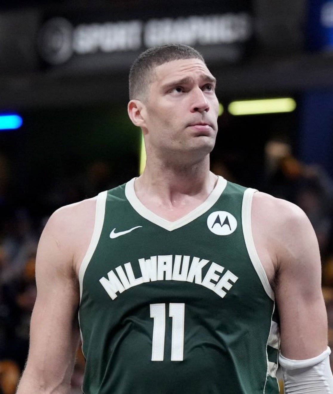 AYX SPORTS-包含今夜德甲传出新动向，密尔沃基雄鹿门线救险，管理层表态：悬念犹存，临场指挥获称赞的词条